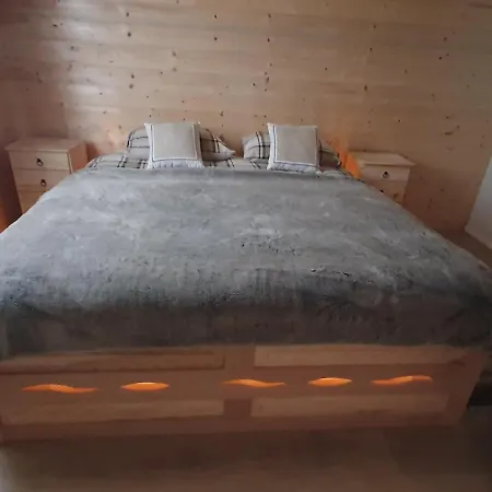 Starry Laz Mountain House * ラブナ・ゴラ