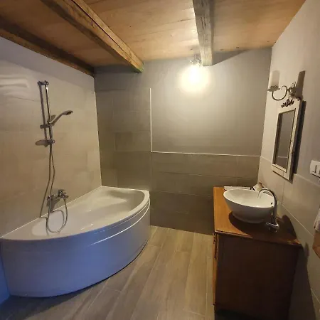 Starry Laz Mountain House 度假居 拉夫纳格拉