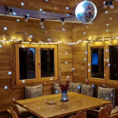 別荘 Starry Laz Mountain House ラブナ・ゴラ